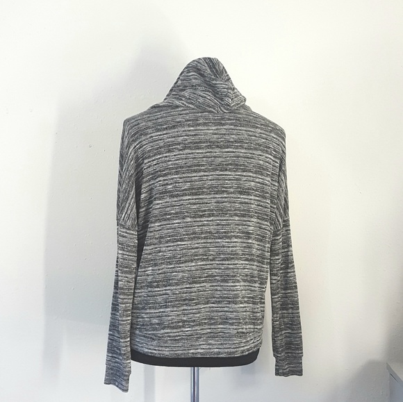 Ginger G. Pull Over Hooded Top - Picture 3 of 8